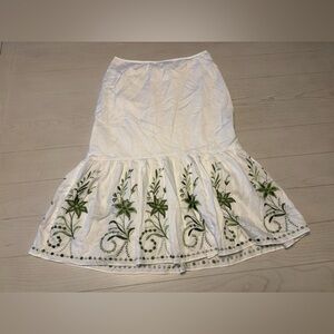 Ann Taylor size 2 embroidered skirt